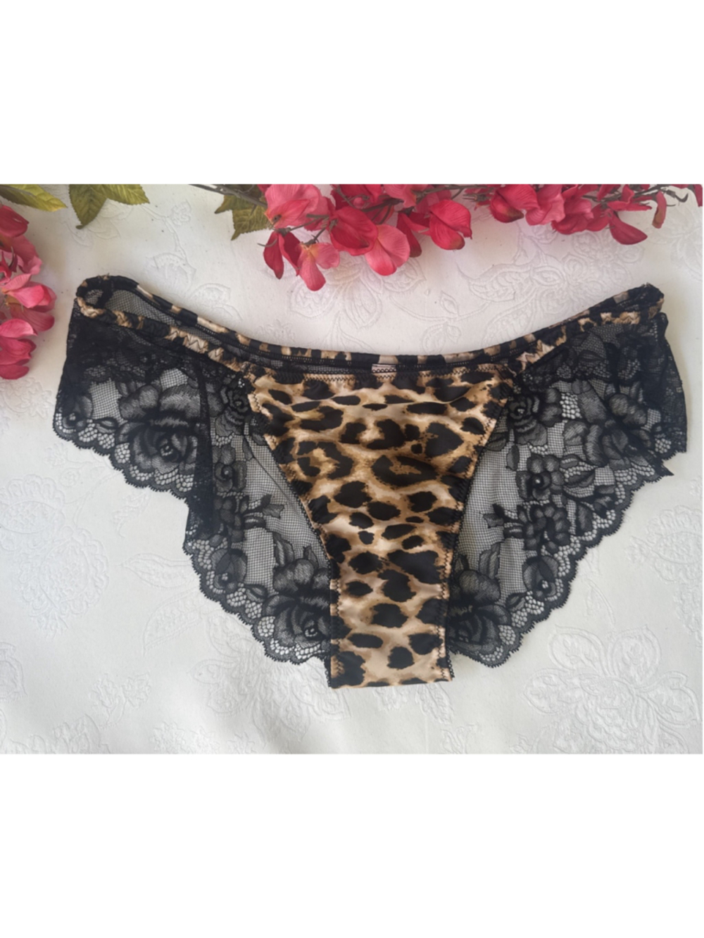 VICTORIA'S SECRET M BLACK BROWN ANIMAL PRINT LACE BACK SILKY CHEEKY PANTIES NWT